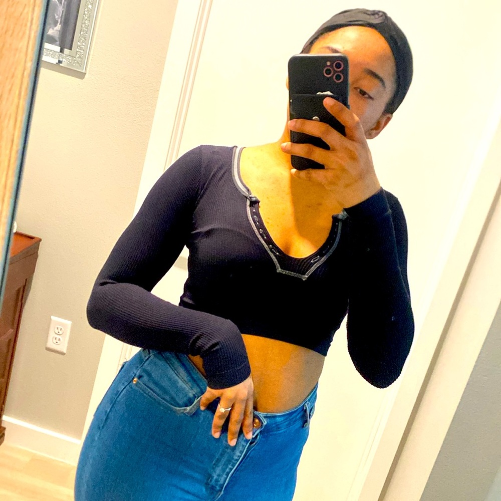 Black top size small